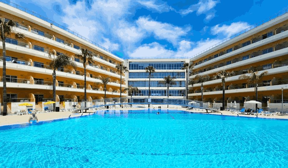 Piscina del Aparthotel Balaia Atlântico